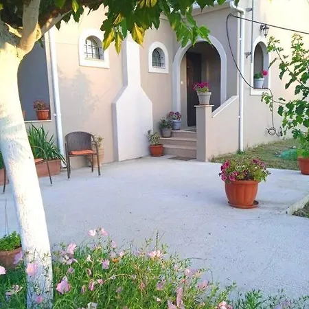 House On The Hill Apartment Lefkimmi (Corfu)