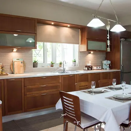 House On The Hill Apartment